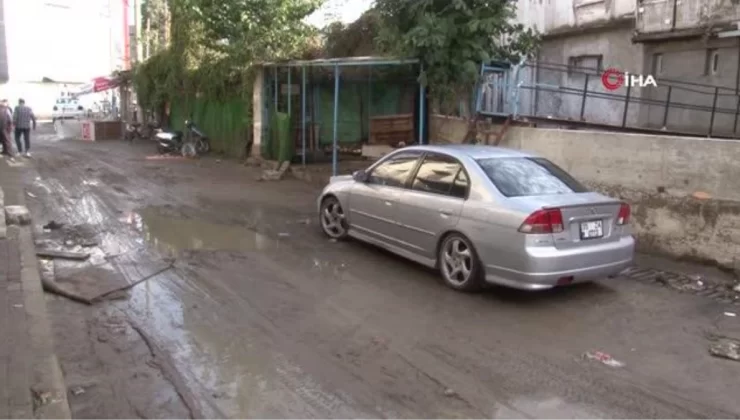 Buca’da  Sağanak Yağış Sonucu Su Baskınları