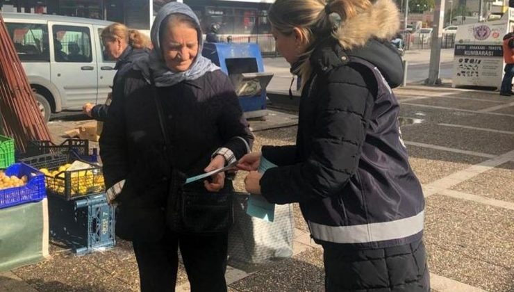 İzmir’de Polis Ekipleri Vatandaşları Bilgilendirdi
