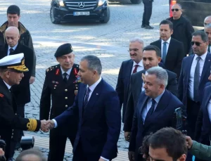 İçişleri Bakanı Ali Yerlikaya İzmir Valiliği’ni ziyaret etti