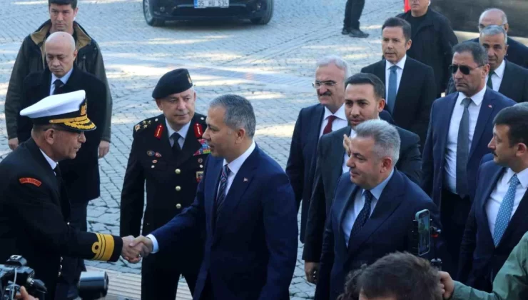 İçişleri Bakanı Ali Yerlikaya İzmir Valiliği’ni ziyaret etti