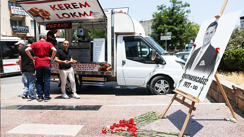 Ferdi Zeyrek İzmir